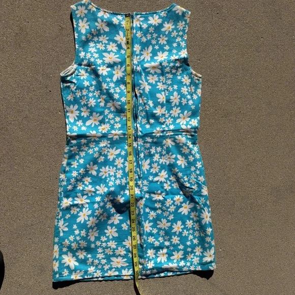 Vintage Floral Sleeveless Dress - Blue and White - Picture 5 of 6